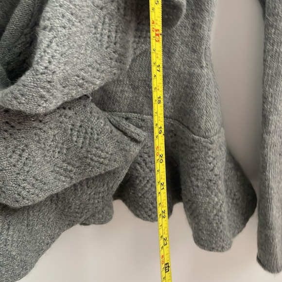 Sarah Spencer Grey wrap wool cardigan size S - Picture 6 of 6